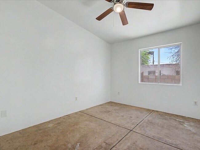 Building Photo - 81 E Laguna St