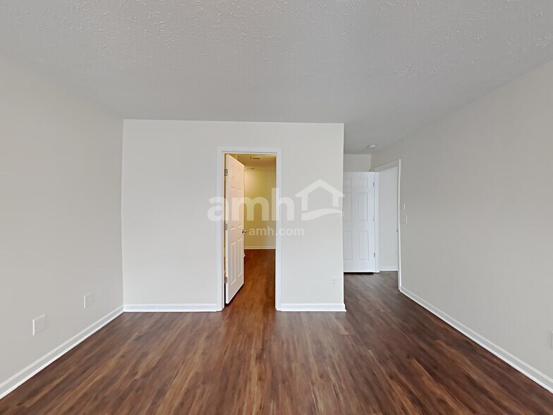 Building Photo - 3409 Boxelder Wy