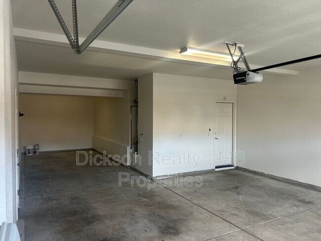 Building Photo - 10724 Grayslake Dr