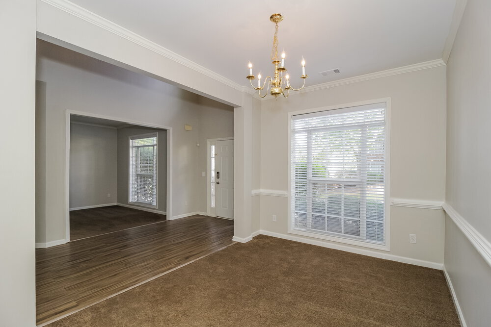 Building Photo - 1875 Eveningside Way NW