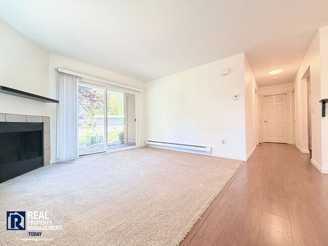 Building Photo - Charming 2-Bedroom Condo in Kent – Ground Floor Living with Modern Upgrades!
