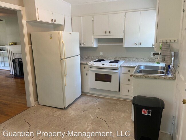 Building Photo - 2 br, 1 bath House - 137 Holmes St.