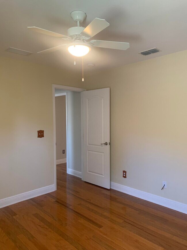 Building Photo - 4716 Plantation View Dr