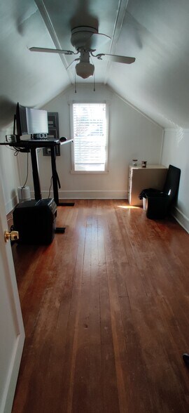 Building Photo - 822 CC St