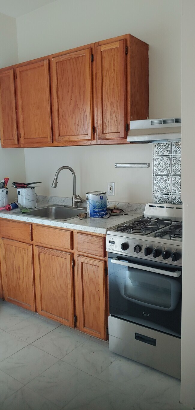 Primary Photo - 3874 Lancaster Ave