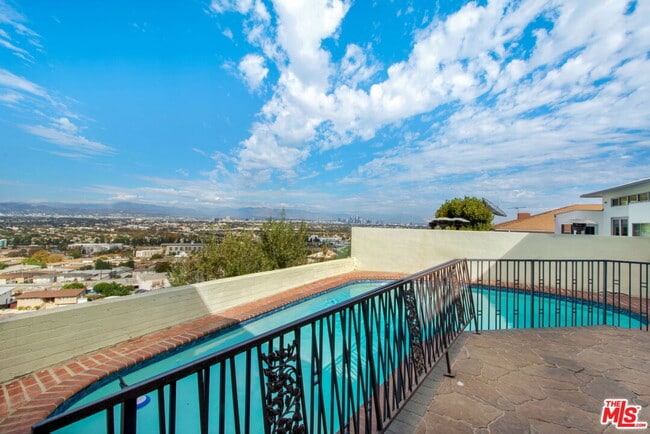 Building Photo - 4151 Don Mariano Dr