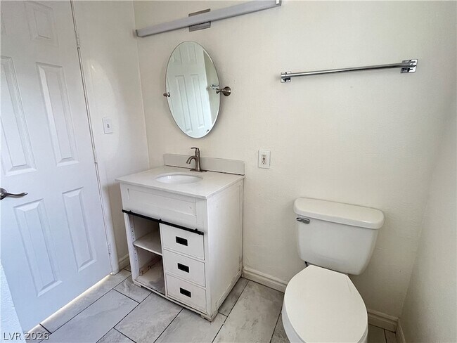 Building Photo - 212 Orland St