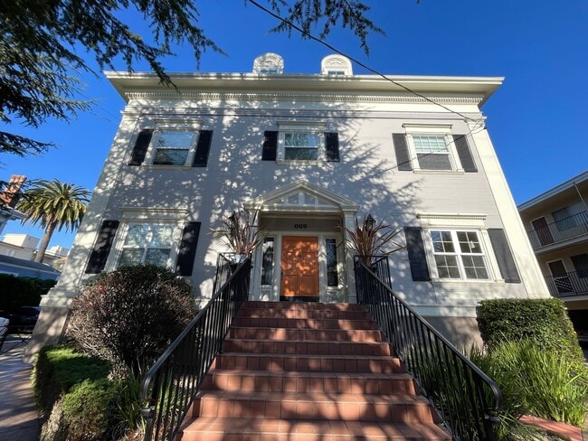 Building Photo - The Pines