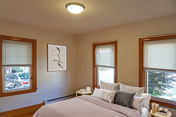 Building Photo - 252 River St