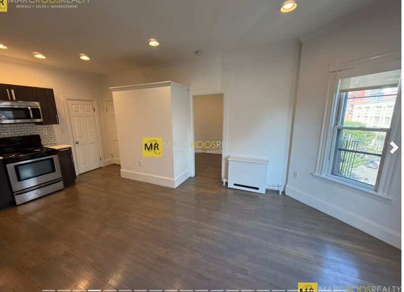 Building Photo - 254 Newbury St