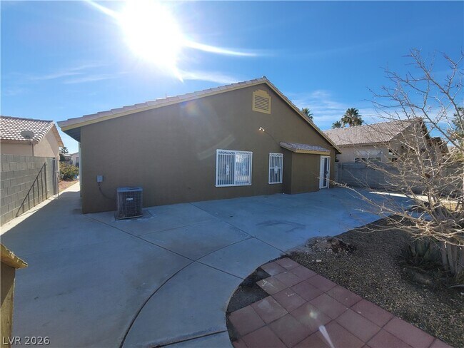 Building Photo - 4406 Cinema Ave