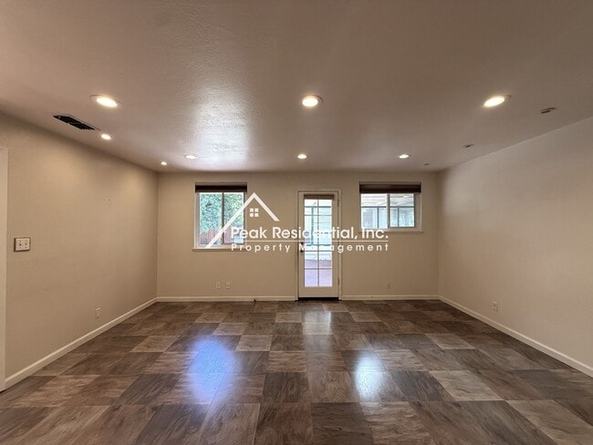 Building Photo - 4301 Cottage Way