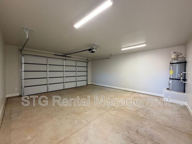 Building Photo - 1010 S 4380 W