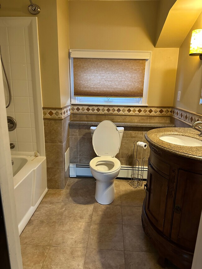 Building Photo - 51 Granville Ave