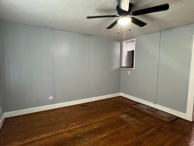 Building Photo - 384 Norvell Rd