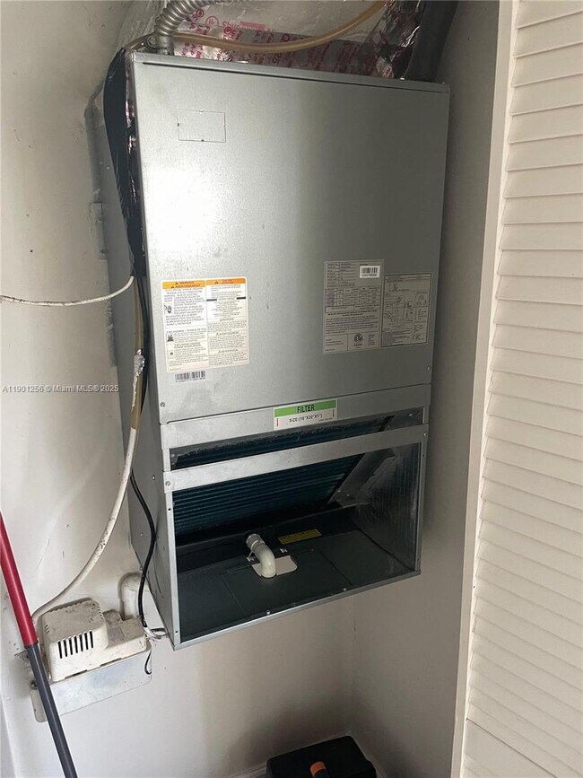 Building Photo - 3760 NW 13th Pl