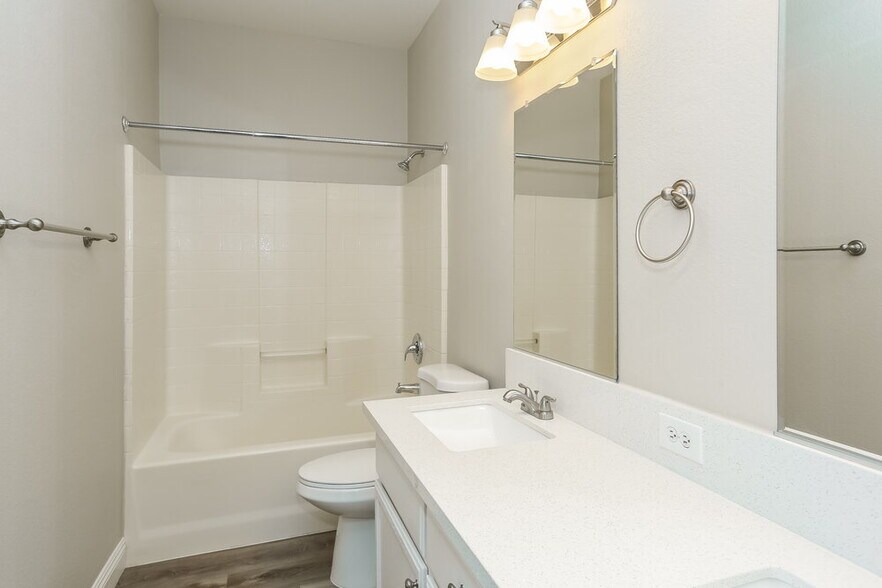 Building Photo - 3705 Iverson Ln