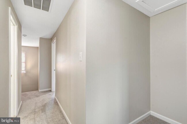 Building Photo - 7065 Leewood Forest Dr
