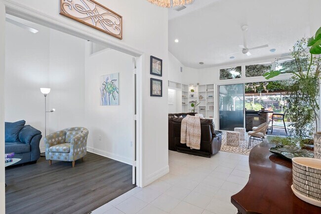 Building Photo - 13 Cleveland Ct