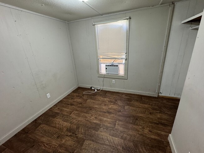 Building Photo - 2 Bedroom / 1 Bath Single wide for Rent – Irvin St, Live Oak, FL