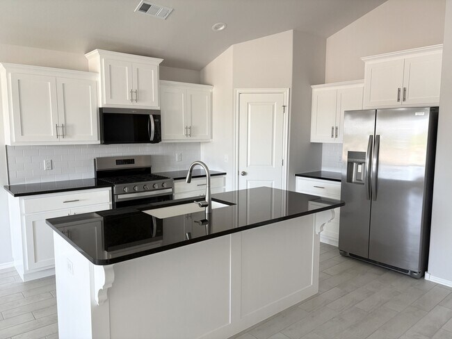 Building Photo - 9306 N 114th E Ave