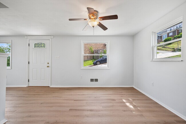 Building Photo - 759 Gallion Ave