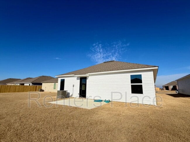 Building Photo - 1107 W Lawton Rd