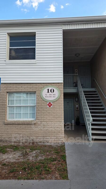 Building Photo - 7210 N Manhattan Ave