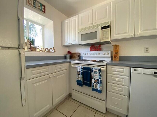 Building Photo - 343 Ocean Park Ln