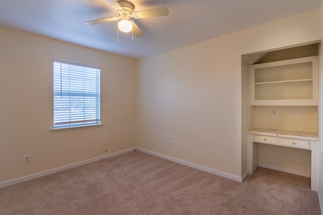 Building Photo - 1051 Waltons Ct