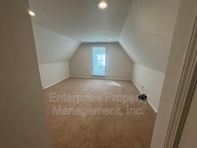 Building Photo - 886 Winter Leaf Dr