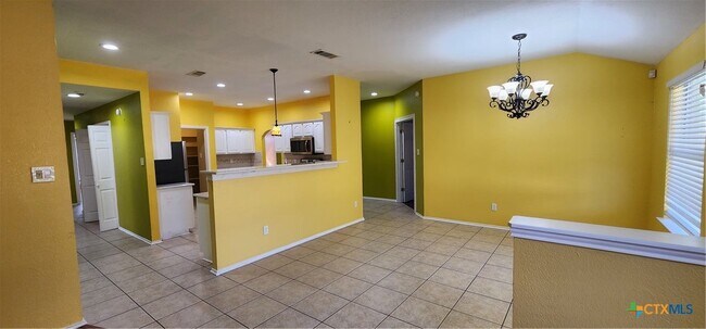 Building Photo - 4509 Twin Oaks Cir