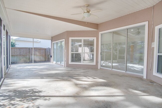 Building Photo - Festive Move-In Special! 4BR/3BA Lenox Gem...