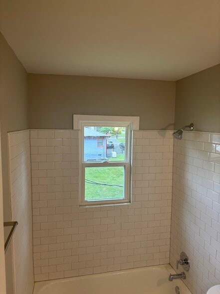 Bathroom - 212 S Turner Ave