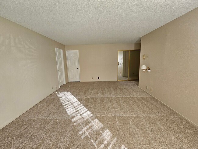 Building Photo - Spacious Willow Glen Home nestled near the end of a quiet cul-de-sac.