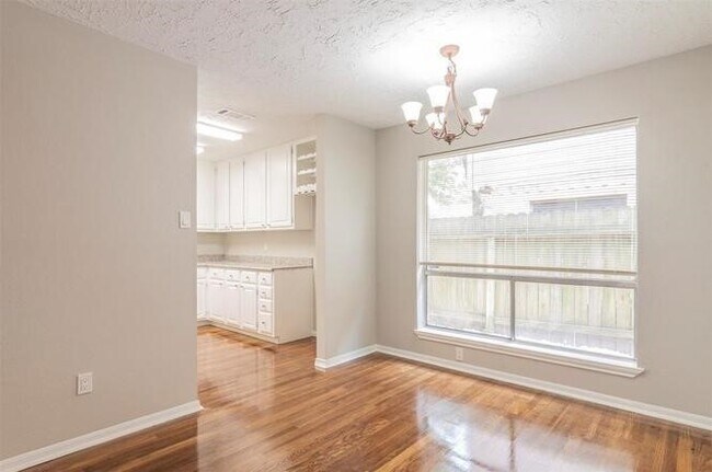 Building Photo - 12106 Essenbruk Dr