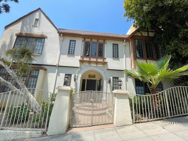Building Photo - 1825 Ivar Ave