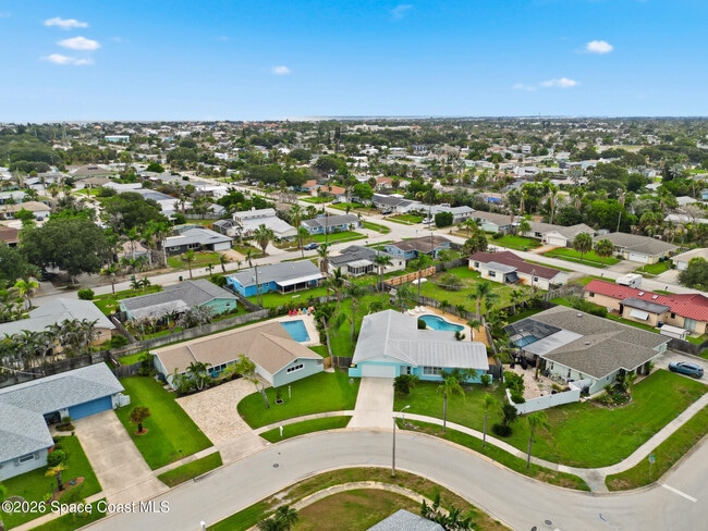 Building Photo - 1172 Bay Dr E
