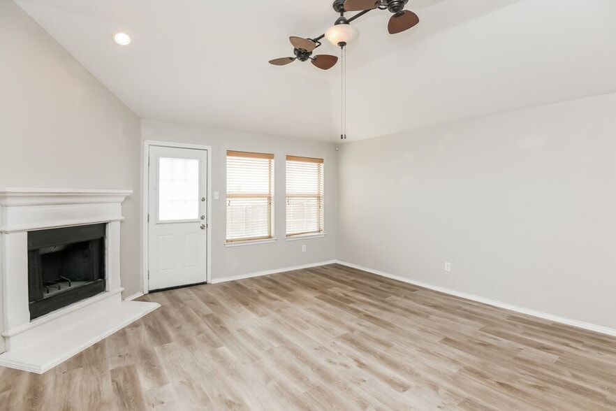 Building Photo - 1842 Reynolds St