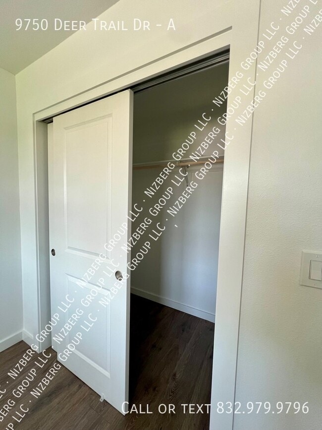 Building Photo - 9750 Deer Trail Dr