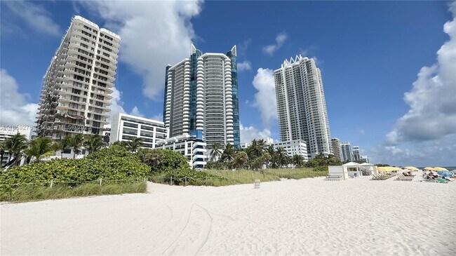 Building Photo - 6061 Collins Ave