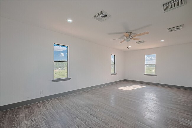 Building Photo - 22334 FM 762 Rd