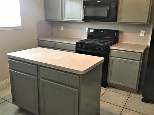 Building Photo - 20927 Banyan Crest Ln