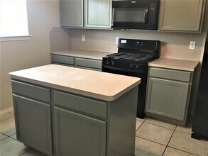 Building Photo - 20927 Banyan Crest Ln