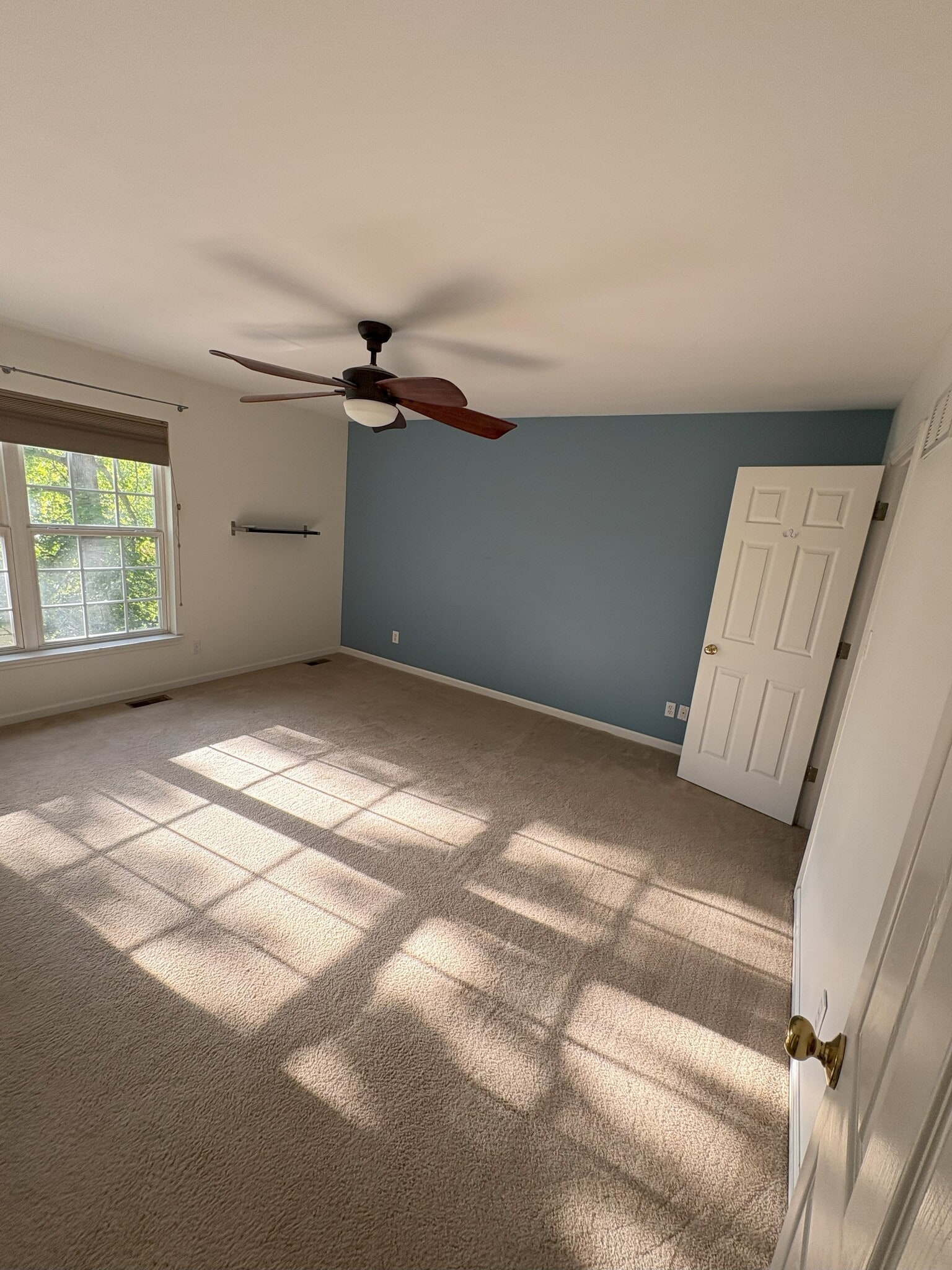master bedroom - 2562 Creve Coeur Dr
