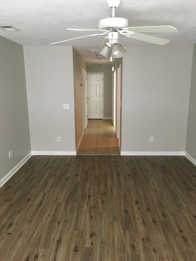 Building Photo - 3/2 Apartment in West Rome $1,195