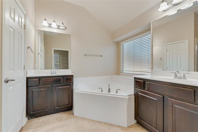 Building Photo - 621 Tumbleweed Dr