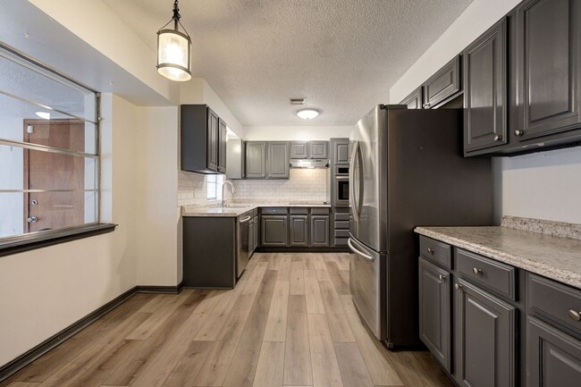 Building Photo - Welcome to your new home!