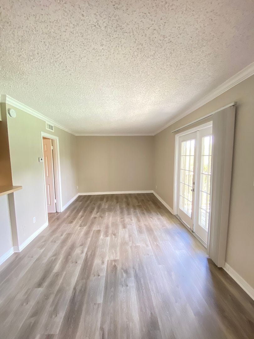 Building Photo - Coming Soon! 2nd-floor studio condo at Ser...