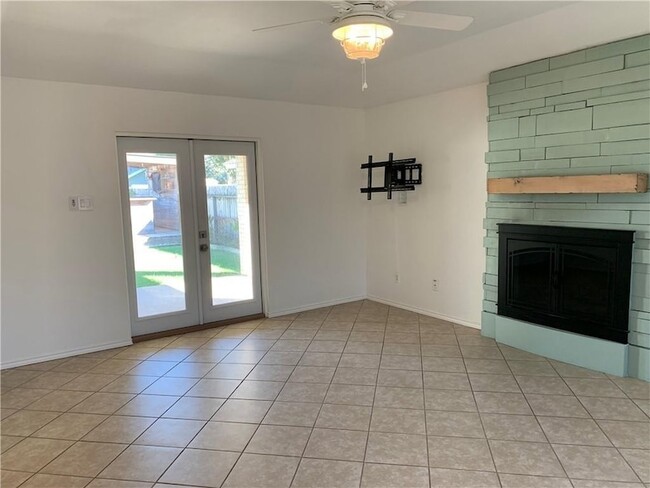 Building Photo - 15334 Barataria Dr